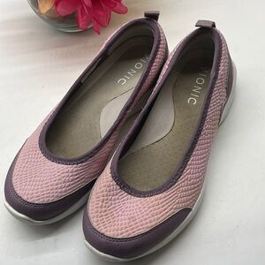 Vionic Sean Oink Purple Textured Ballet Flat Sz 7. VIO0105